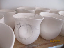 Load image into Gallery viewer, Mindful Pottery  Taster Workshops.
