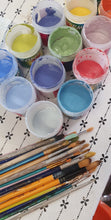 Load image into Gallery viewer, Floral Pottery Plaque workshop
